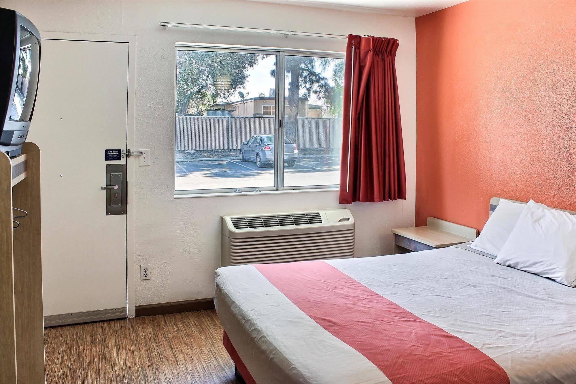 Hotel 6-king City, Ca 3*
